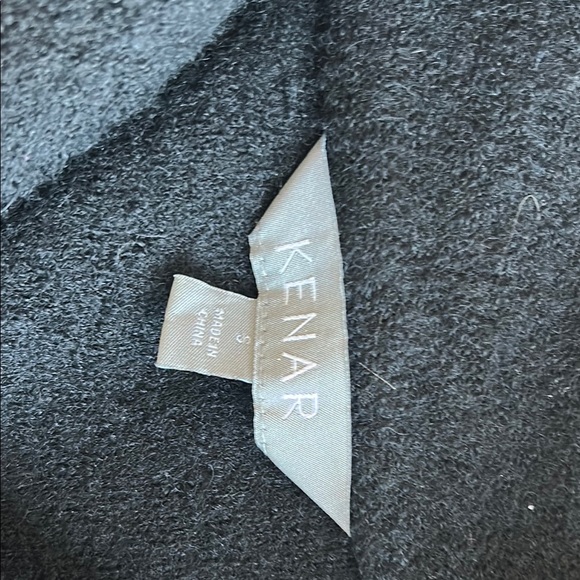 Stylish Black Wool Wrap Coat - Picture 6 of 8